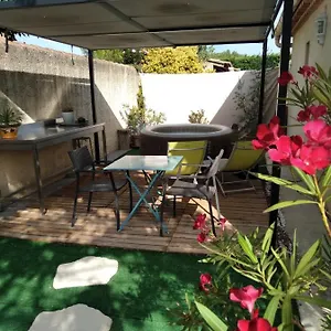 https://les-cigales-vedene.aixenprovencehotels.org