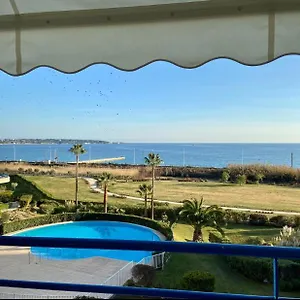 https://le-grand-large-antibes.fr-provencehotel.com